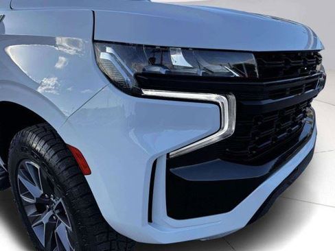 Used 2023 Chevrolet Tahoe Z71 w/ Luxury Package AWD/4WD image 11