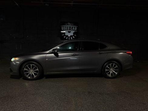 Used 2017 Acura TLX w/ Technology Package FWD image 2