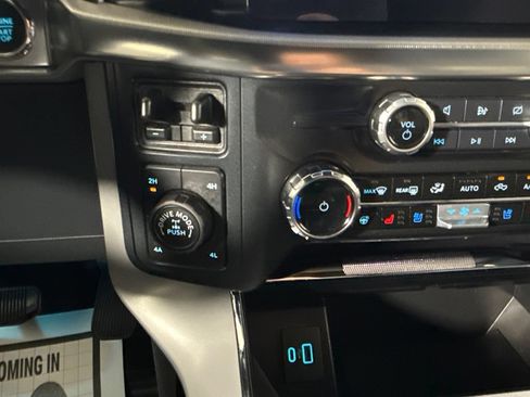 Used 2024 Ford F150 Lariat w/ Tow/Haul Package AWD/4WD image 25