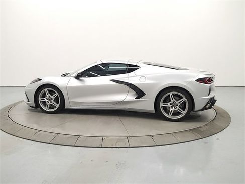 Used 2020 Chevrolet Corvette Stingray Preferred Cpe w/ 2LT Preferred Equipment Group image 4