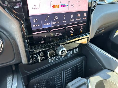 New 2026 RAM 1500 Laramie AWD/4WD image 30