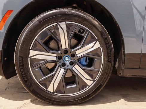 Used 2024 BMW iX xDrive50 w/ Sport Package AWD/4WD image 13