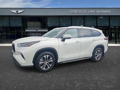 Used 2021 Toyota Highlander XLE