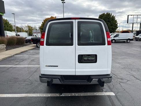 Used 2024 Chevrolet Express 2500 w/ Driver Convenience Package image 7
