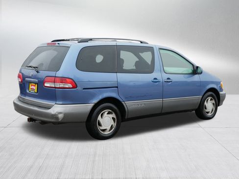 Used 2002 Toyota Sienna XLE image 7