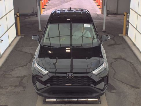 Used 2025 Toyota RAV4 LE AWD/4WD image 2