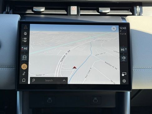 Certified 2025 Land Rover Discovery Sport Dynamic SE image 27