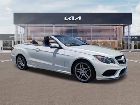 Used 2017 Mercedes-Benz E 400 Cabriolet image 2