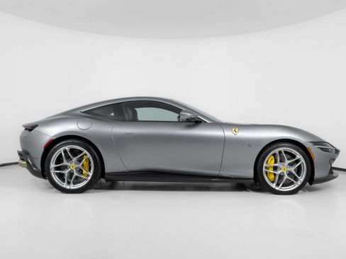 Used 2024 Ferrari Roma RWD image 10