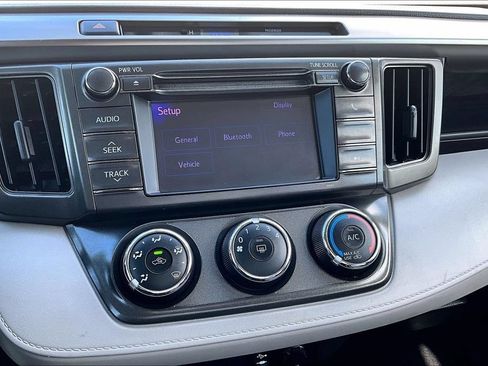 Used 2013 Toyota RAV4 LE AWD/4WD image 5