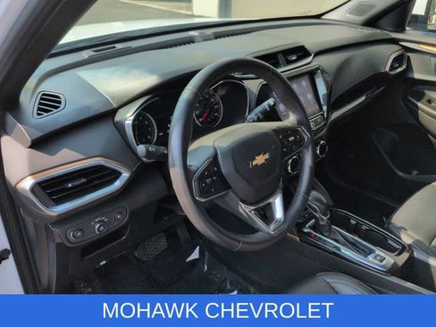 Used 2021 Chevrolet TrailBlazer ACTIV w/ Technology Package AWD/4WD image 11