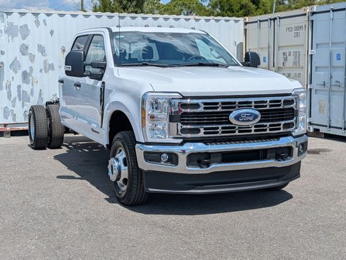 New 2026 Ford F350 XL w/ XL Chrome Package image 2