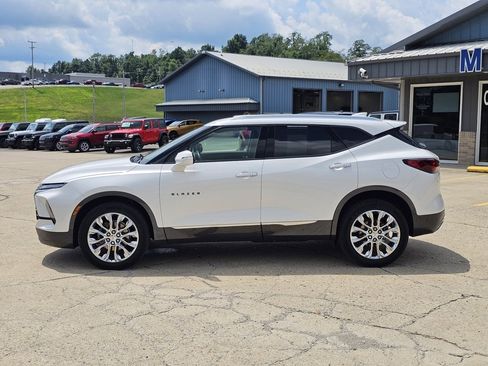 Used 2023 Chevrolet Blazer Premier image 2