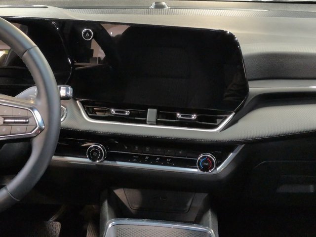 Used 2026 Chevrolet Equinox LT w/ Safety and Technology Package FWD image 17