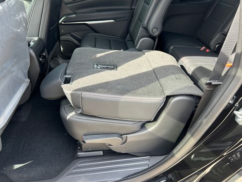 New 2026 Chevrolet Traverse LT w/ Midnight/Sport Edition AWD/4WD image 32