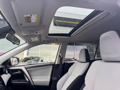 Used 2018 Toyota RAV4 XLE image 17