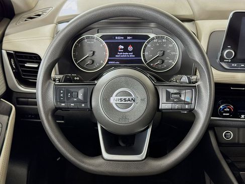 Used 2021 Nissan Rogue SV image 12