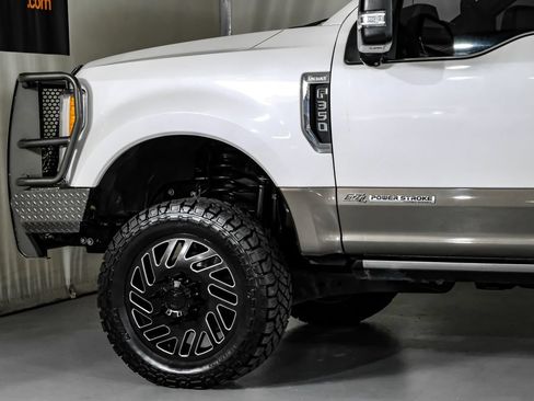 Used 2018 Ford F350 King Ranch w/ King Ranch Ultimate Package AWD/4WD image 12