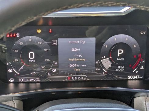 Used 2024 GMC Canyon Denali image 21