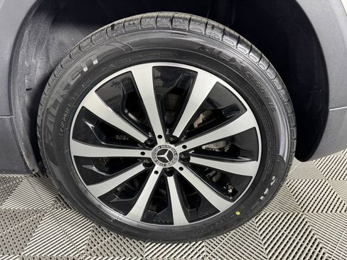 Used 2022 Mercedes-Benz GLB 250 image 32