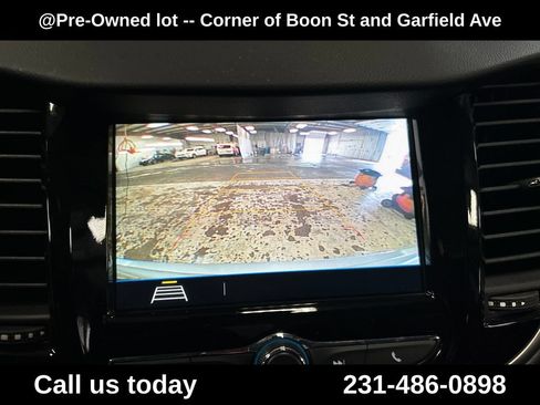 Used 2019 Chevrolet Trax LT w/ LT Convenience Package AWD/4WD image 25