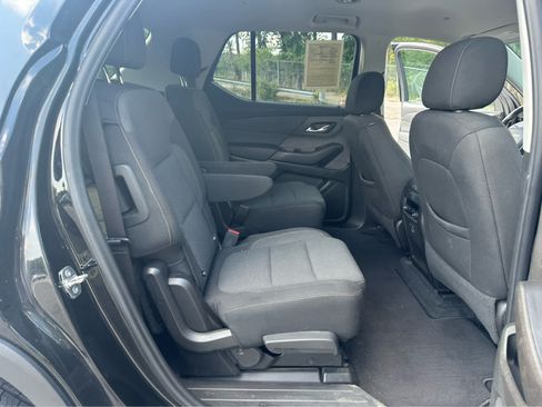 Used 2021 Chevrolet Traverse LT AWD/4WD image 23