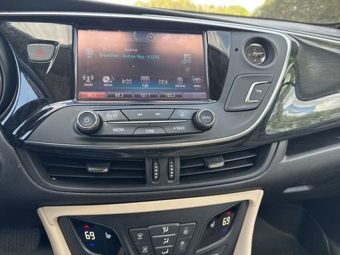Used 2017 Buick Envision Essence image 1