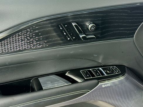 Used 2023 Cadillac Lyriq 2WD image 24