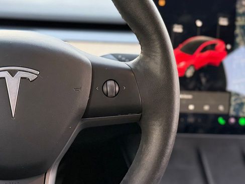 Used 2021 Tesla Model Y Long Range image 48