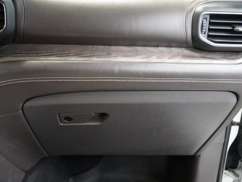 Used 2020 Ford Explorer Platinum w/ Premium Technology Package image 38