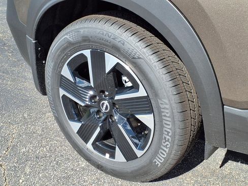 New 2025 Nissan Kicks SV w/ SV Premium Package image 6