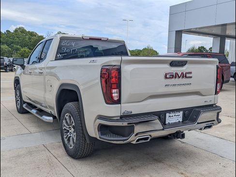 New 2026 GMC Sierra 1500 SLE w/ X31 Off-Road Package AWD/4WD image 8