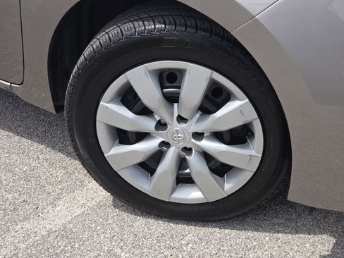 Used 2016 Toyota Corolla LE FWD image 9