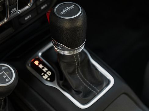 Used 2024 Jeep Gladiator Sport image 11