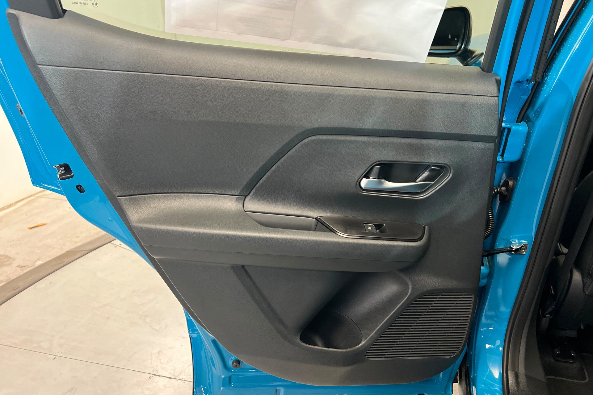 New 2026 Nissan Kicks SR FWD image 18