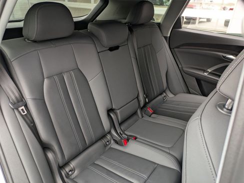 Used 2025 Audi Q5 2.0T Premium w/ Convenience Package image 29