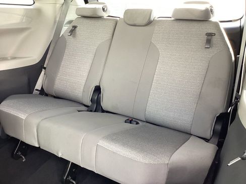 Used 2024 Toyota Sienna LE image 15