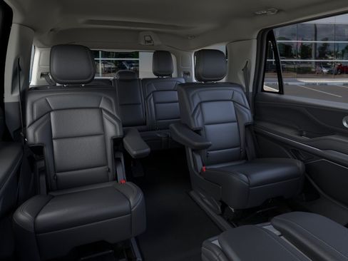 New 2026 Lincoln Navigator Premiere AWD/4WD image 11