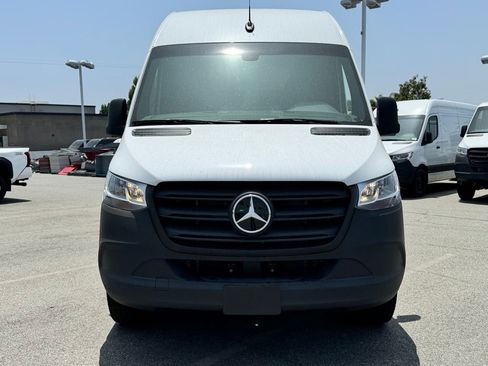 Used 2024 Mercedes-Benz eSprinter 170 Cargo image 5