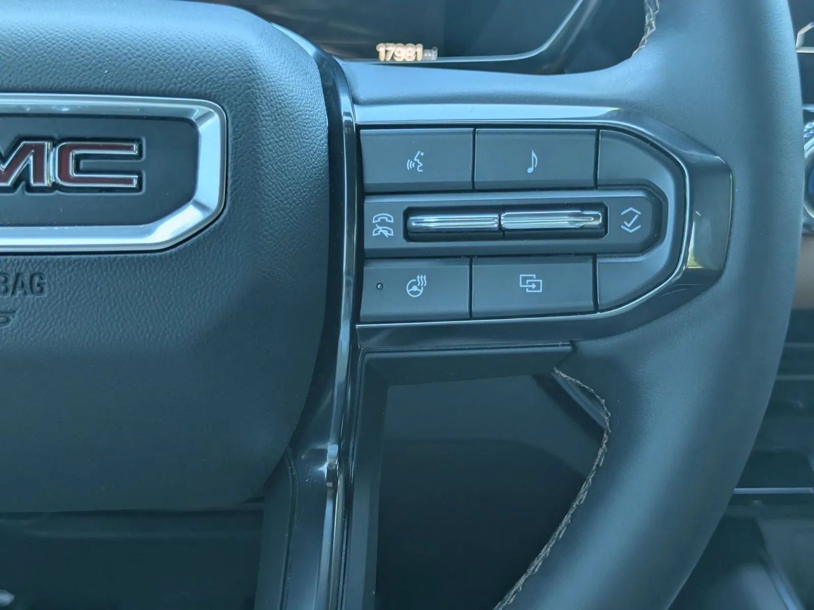 Used 2026 GMC Canyon AT4 w/ Technology Plus Package AWD/4WD image 22