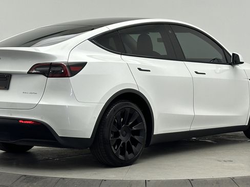 Used 2021 Tesla Model Y Long Range image 7