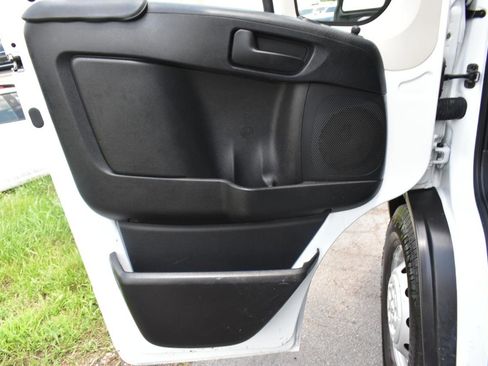Used 2021 RAM ProMaster 2500 w/ Convenience Group FWD image 24
