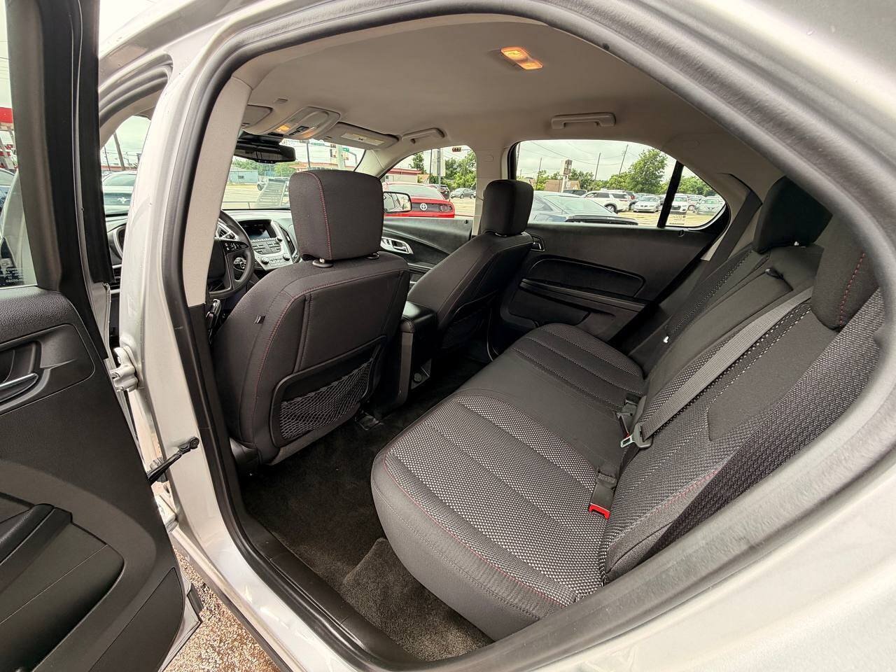 Used 2017 Chevrolet Equinox LS FWD image 12
