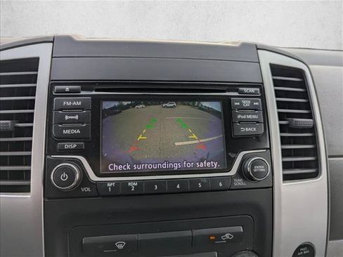 Used 2018 Nissan Frontier SV AWD/4WD image 18