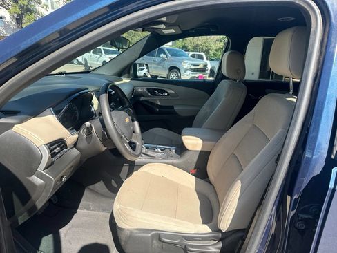 Used 2023 Chevrolet Traverse LS w/ LPO, Cargo Package FWD image 9