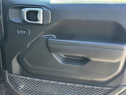 Used 2023 Jeep Wrangler Willys image 14