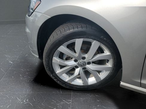 Used 2019 Volkswagen Golf SE w/ Driver Assistance Package FWD image 32
