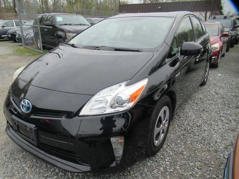 Used 2014 Toyota Prius Two image 4