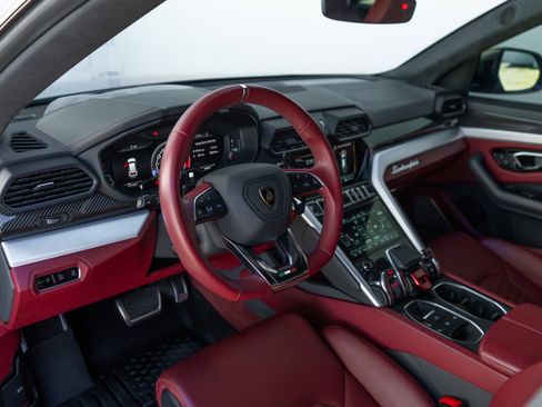 Used 2021 Lamborghini Urus image 5