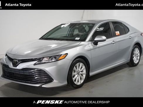 Certified 2020 Toyota Camry LE image 1